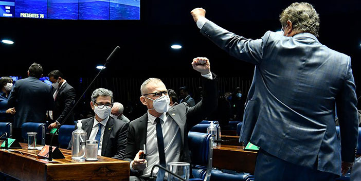 Senadores elogiam projeto de piso para profissionais de enfermagem